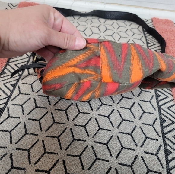 Dakine Jive Crossbody Bag in Zuni Red Orange - Picture 7 of 13